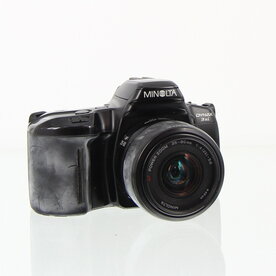 Minolta :  Dynax 3xi met minolta AF Power Zoom 35-80 mm 1:4 (22)-5.6