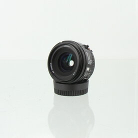 Nikon AF Nikkor 28mm f/2.8 D