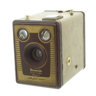 Kodak Eastman SIX-20 &quot;Brownie&quot; Model F