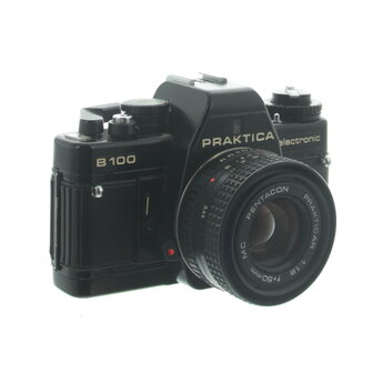 Praktica B100 black met MC Pentacon Praktica 1:1.8 50mm lens