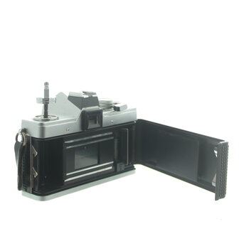 KW (KameraWerkstatten) :  Praktica MTL3 body chrome