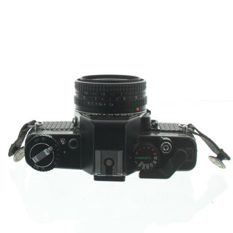 Praktica B200 black met MC Pentacon Praktica 1:2.4 50mm lens