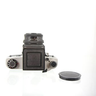 Kiev 60 medium format SLR camera met WLF zoeker