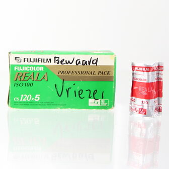 EXPIRED Fujifilm fujicolor Reala 100 120 film (exp date 2001-5)