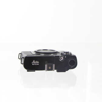 Zwarte Leica CL meetzoeker camera