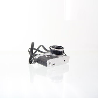 Olympus Pen FT half frame camera met AUTO S 1:1.8 F = 38mm lens