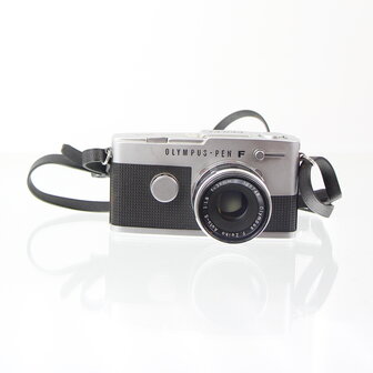 Olympus Pen FT half frame camera met AUTO S 1:1.8 F = 38mm lens