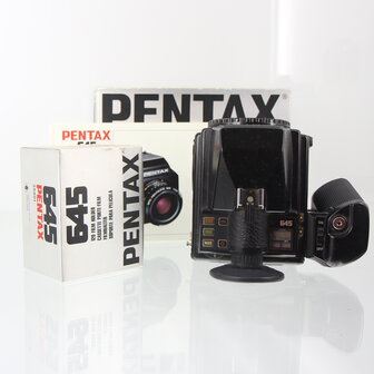 In doos Asahi Pentax 645 body met 120 film houder