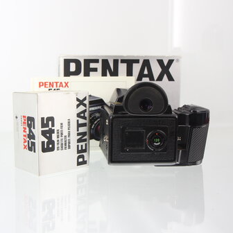 In doos Asahi Pentax 645 body met 120 film houder