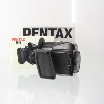In doos Asahi Pentax 645 body met 120 film houder