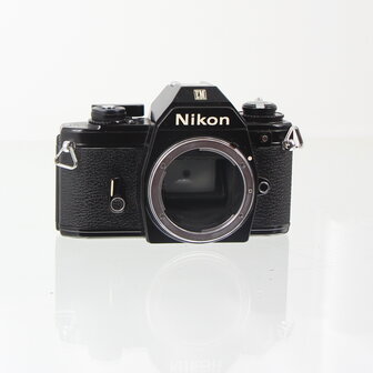 Zwarte Nikon EM slr body