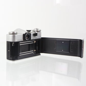 Krasnogorsk Zenit-B SLR camera
