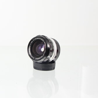 Nikon nikkor-h auto 24mm 1:2.8 (pre AI) lens