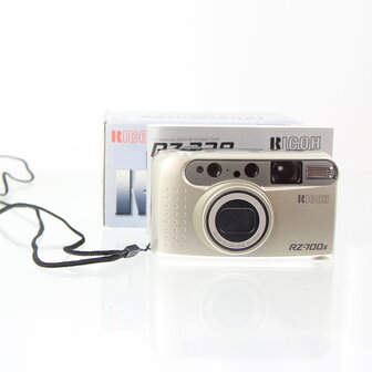NOS Ricoh RZ-728 point and shoot camera