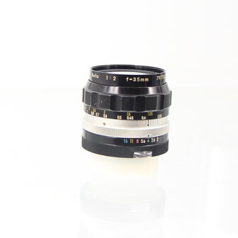 Nikon Nikkor-O auto 1:2 35mm (pre-AI) lens