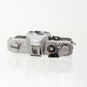 Chrome Canon FTb QL 35 mm SLR body