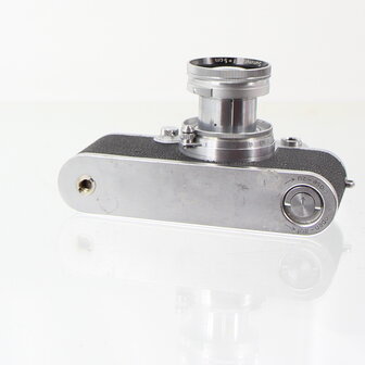 Leitz Leica IIIc met Summitar 5cm F2 lens