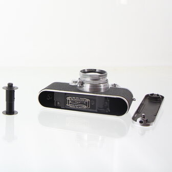 Leitz Leica IIIc met Summitar 5cm F2 lens