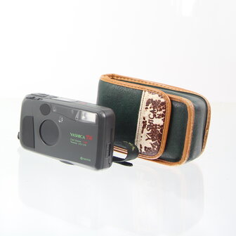 Yashica T4 Safari met draagzakje en polsriem