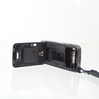 Yashica T4 Safari met draagzakje en polsriem