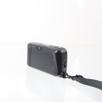 Yashica T4 Safari met draagzakje en polsriem