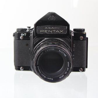 Pentax 6X7 SLR 120 film camera met Takumar 1:2.4/105 lens