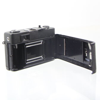 Chinon 35 EE rangefinder compact camera