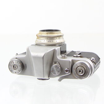 Zenit 3M SLR 35mm camera met Industar 50/3.5 lens