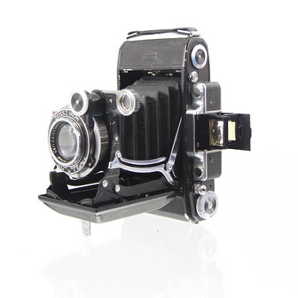 Zeiss Ikon Super Ikonta 531/2 rangefinder camera