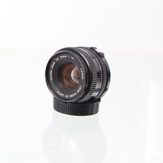 Canon FDn 28mm 1:2.8 groothoek lens
