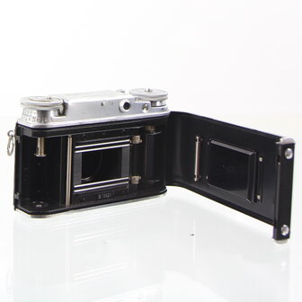 Voigtl&auml;nder Prominent 35mm rangefinder camera