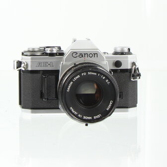 Canon AE-1 met Canon FD  lens 50mm 1:1.8