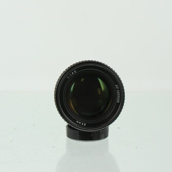 AF Nikkor 85mm f/1.8D
