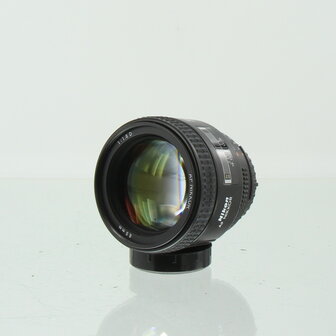 AF Nikkor 85mm f/1.8D