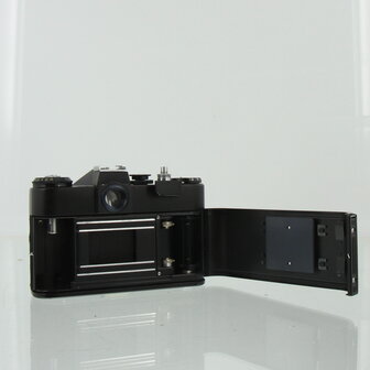 Zenit EM (Zwarte Uitvoering) / 35mm SLR Camera met Helios-44M Lens
