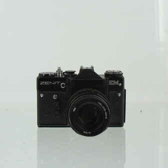 Zenit EM (Zwarte Uitvoering) / 35mm SLR Camera met Helios-44M Lens