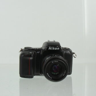 Nikon F-601 met Nikkor AF 35-70mm f/3.3-4.5 Lens