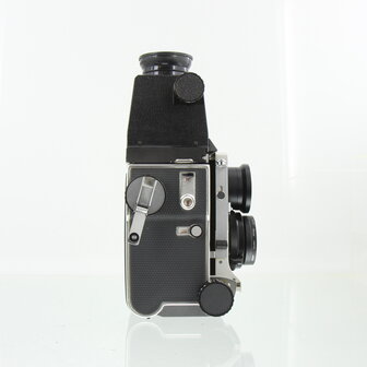 Mamiya C220 Professional met Mamiya-Sekor 80mm f/2.8 Blue Dot &amp; Porroflex