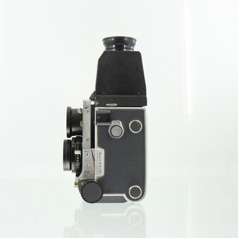 Mamiya C220 Professional met Mamiya-Sekor 80mm f/2.8 Blue Dot &amp; Porroflex