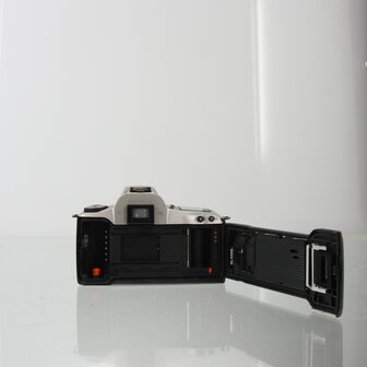 Canon EOS 300 + Canon EF 28-90mm f/4.5-5.6