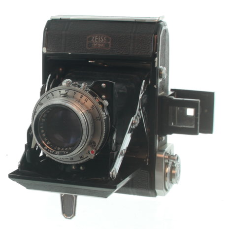 Zeiss Ikon Ikonta 521 vertical