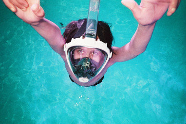 NIEUWE Lomography Analogue Aqua - Simple Use Reloadable Camera & Underwater Case - LomoChrome Purple
