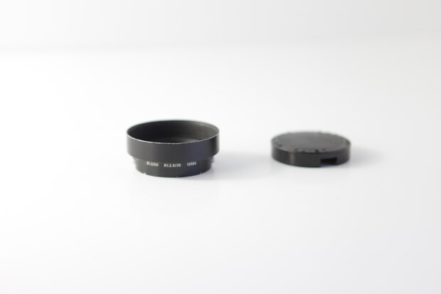 Leica metal Lens hood Shade 12564 for R Lenses 50mm f/2, 35mm f/2.8 met dop
