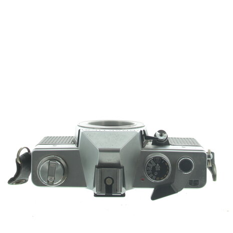 KW (KameraWerkstatten) :  Praktica MTL3 body chrome