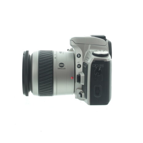 Minolta :  Dynax 505si Super met minolta AF Zoom 28-80 mm 1:3.3 (22)-5.6