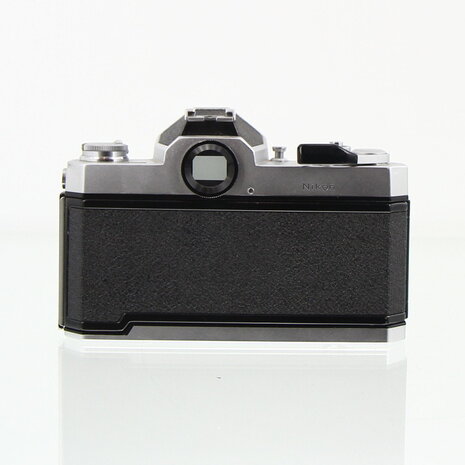 Nikon :  Nikkormat FT3  met nikon Nikkor 50mm 1:2 lens