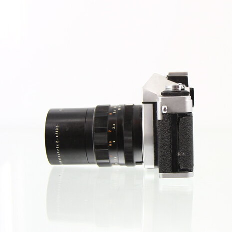 KW (KameraWerkstatten) :  Praktica LLC met Pentacon electric 2.8/135 lens