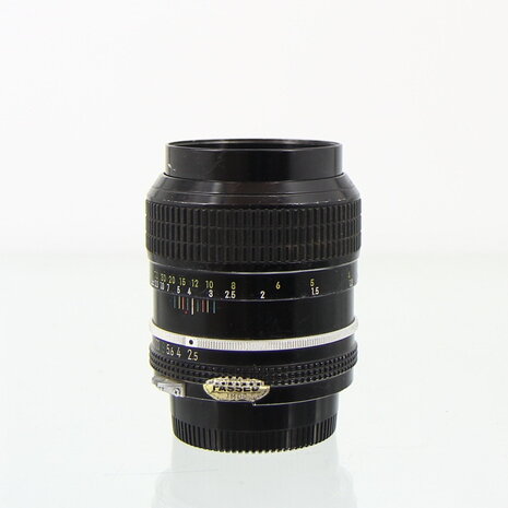 Nikon NIKKOR 1:2.5 lens f=105mm (pre-AI)