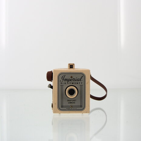 Imperial six-twenty Flash camera (beige)