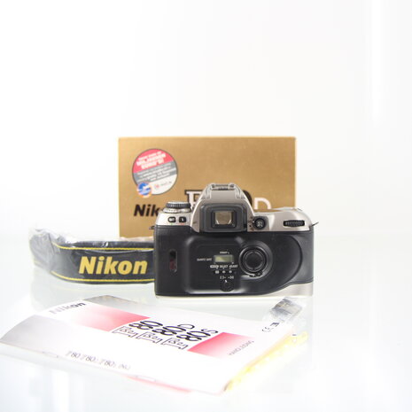 Nieuw (oude stock) Nikon F80D